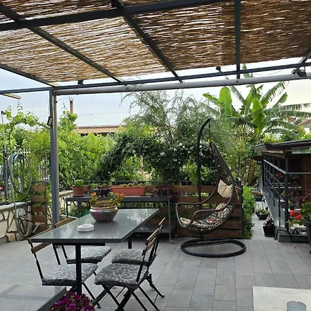 Διαμέρισμα E S S E N T I A L *