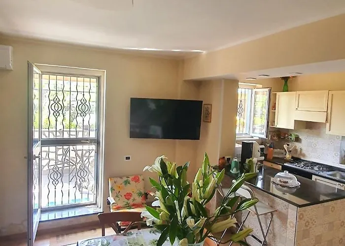 דירה E S S E N T I A L פומפיי