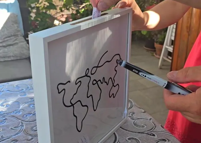 E S S E N T I A L פומפיי